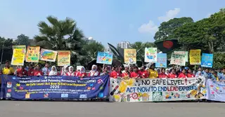 সিসাযুক্ত পণ্য নিষিদ্ধের দাবিতে রাজধানীতে তরুণ-তরুণীদের র্যালি